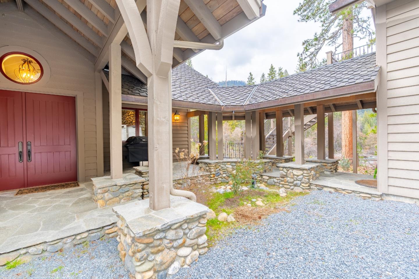 Detail Gallery Image 22 of 91 For 7899 Forest Dr, Yosemite National Park,  CA 95389 - 6 Beds | 6/1 Baths