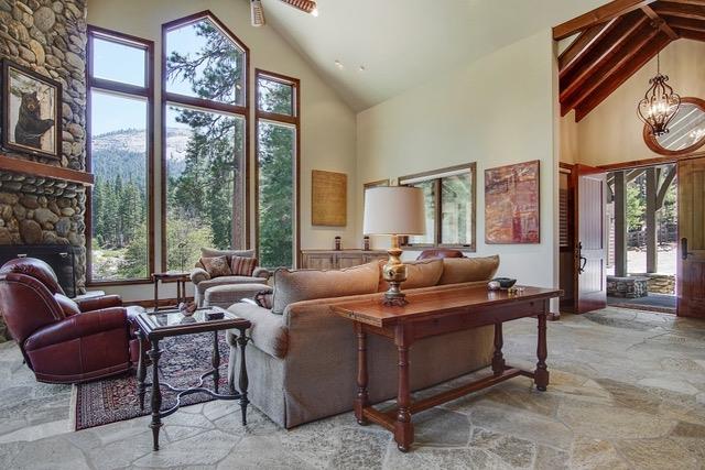 Detail Gallery Image 24 of 91 For 7899 Forest Dr, Yosemite National Park,  CA 95389 - 6 Beds | 6/1 Baths
