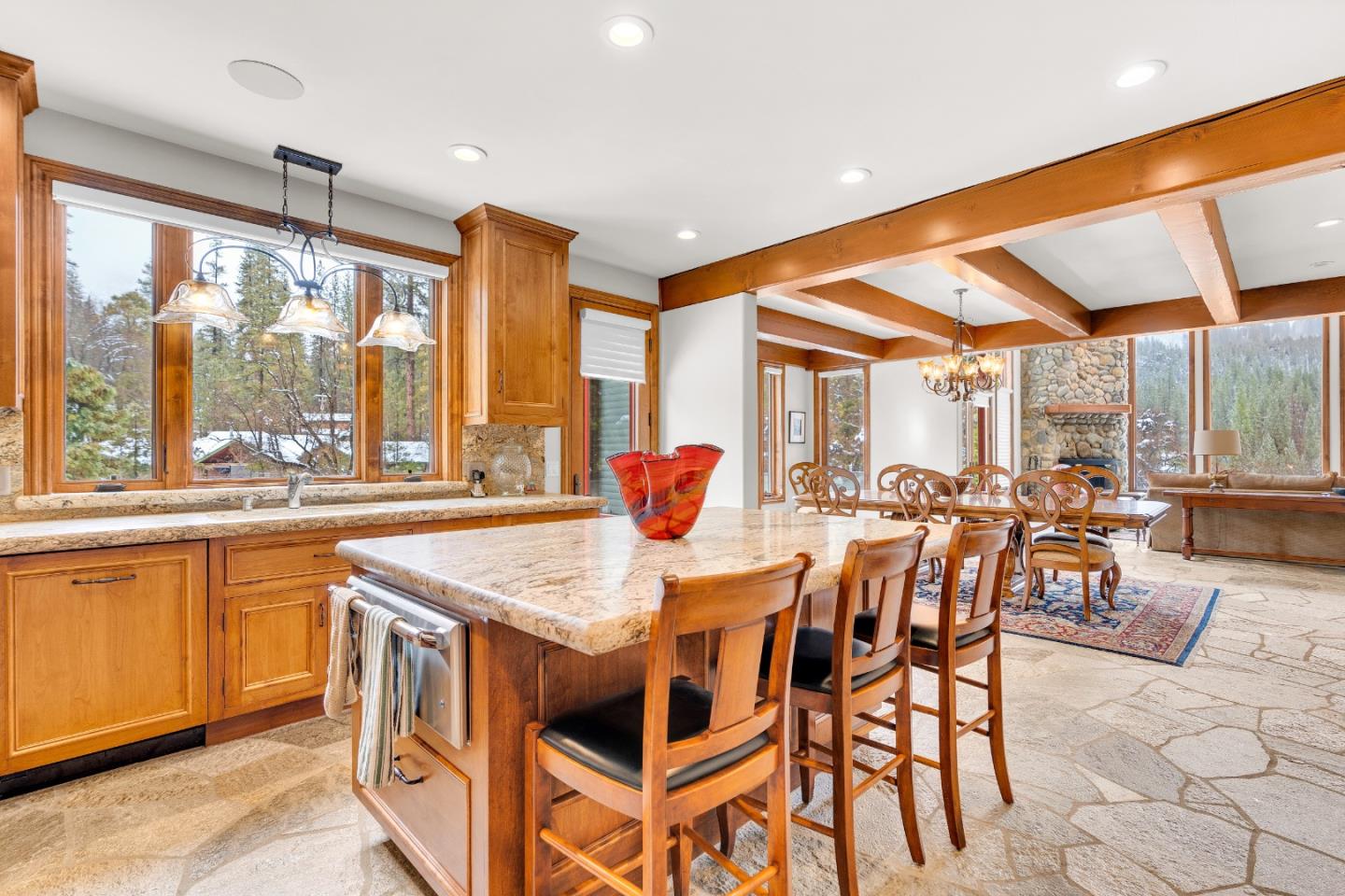 Detail Gallery Image 33 of 91 For 7899 Forest Dr, Yosemite National Park,  CA 95389 - 6 Beds | 6/1 Baths