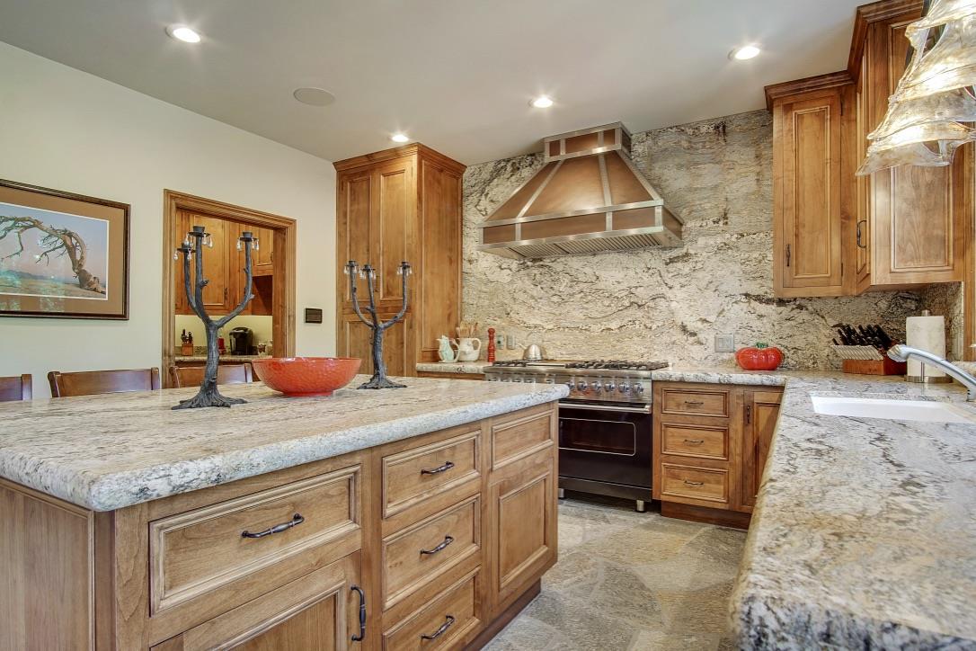 Detail Gallery Image 35 of 91 For 7899 Forest Dr, Yosemite National Park,  CA 95389 - 6 Beds | 6/1 Baths