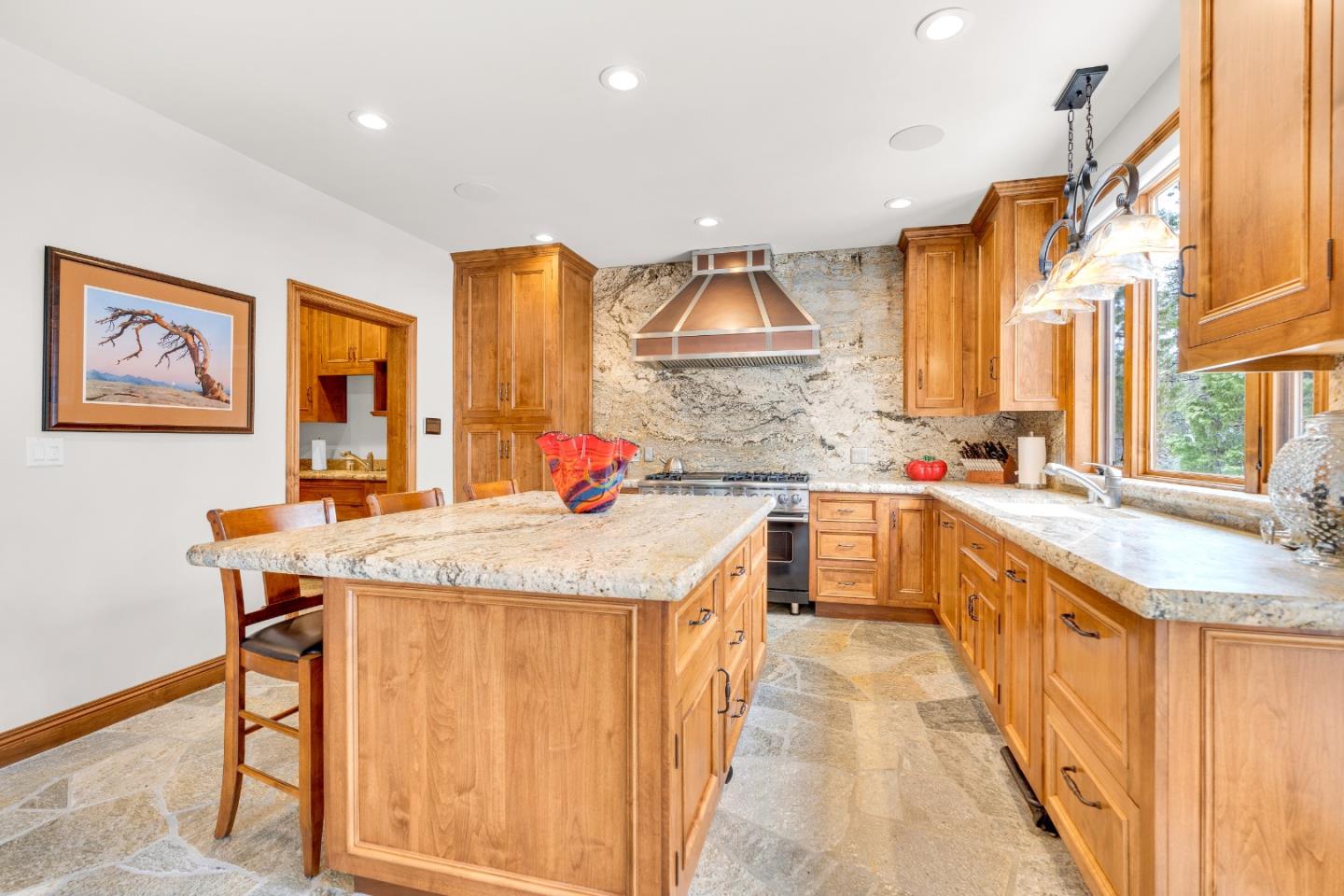 Detail Gallery Image 36 of 91 For 7899 Forest Dr, Yosemite National Park,  CA 95389 - 6 Beds | 6/1 Baths
