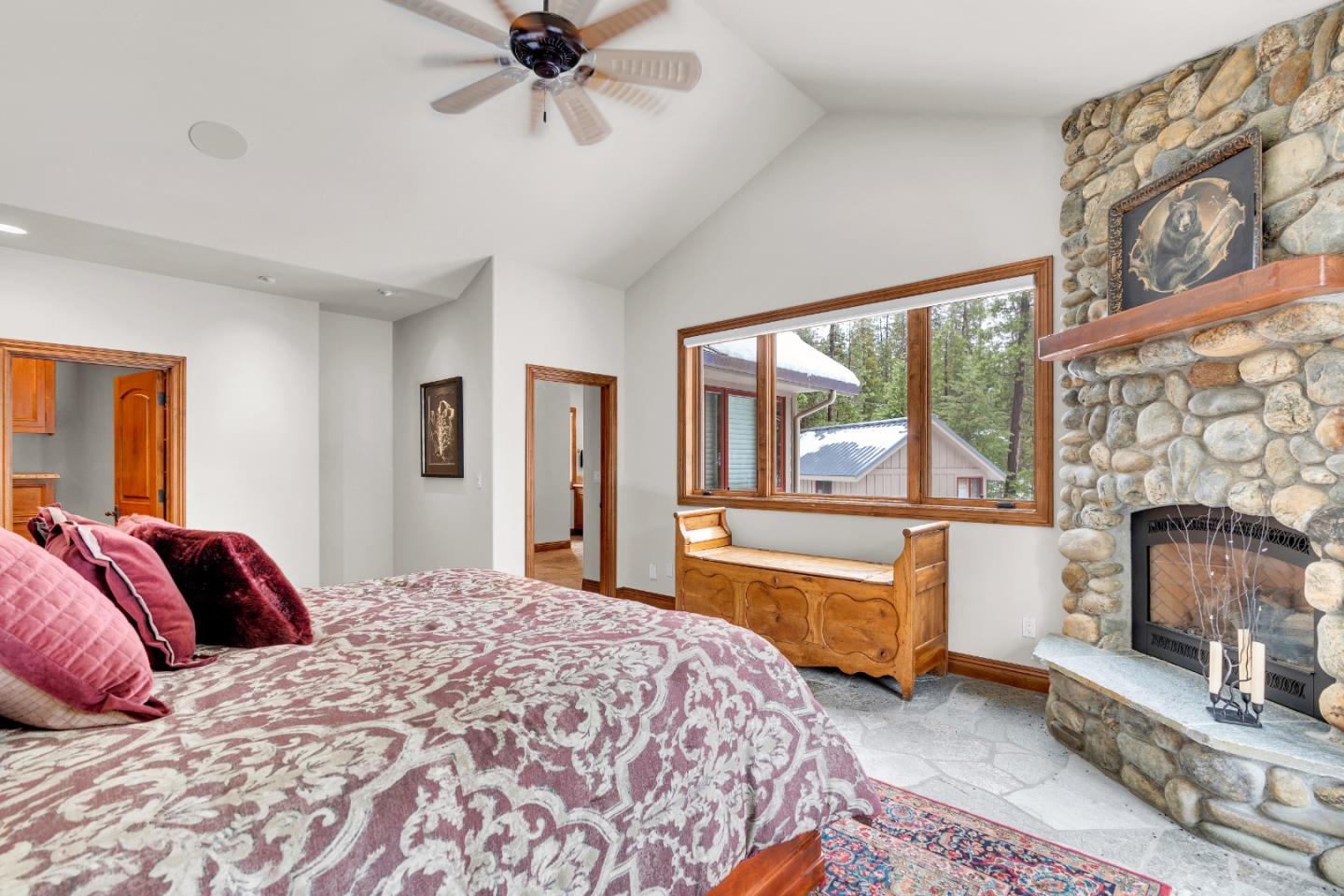 Detail Gallery Image 45 of 91 For 7899 Forest Dr, Yosemite National Park,  CA 95389 - 6 Beds | 6/1 Baths