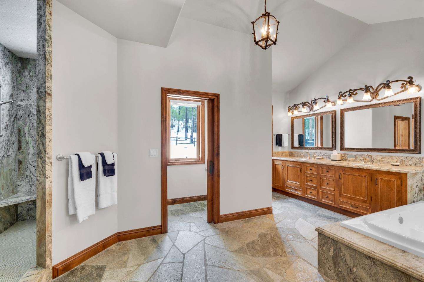 Detail Gallery Image 46 of 91 For 7899 Forest Dr, Yosemite National Park,  CA 95389 - 6 Beds | 6/1 Baths