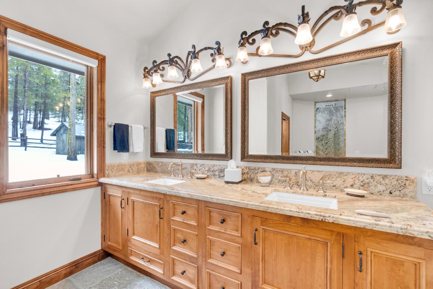 Detail Gallery Image 48 of 91 For 7899 Forest Dr, Yosemite National Park,  CA 95389 - 6 Beds | 6/1 Baths