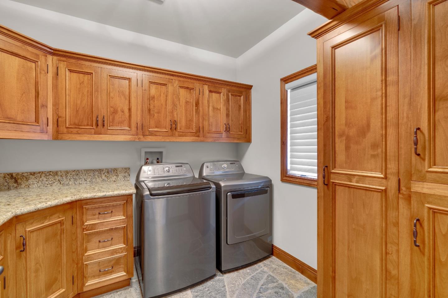 Detail Gallery Image 52 of 91 For 7899 Forest Dr, Yosemite National Park,  CA 95389 - 6 Beds | 6/1 Baths
