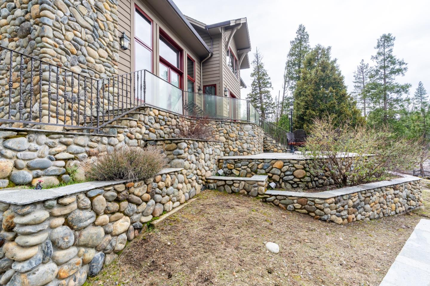 Detail Gallery Image 8 of 91 For 7899 Forest Dr, Yosemite National Park,  CA 95389 - 6 Beds | 6/1 Baths