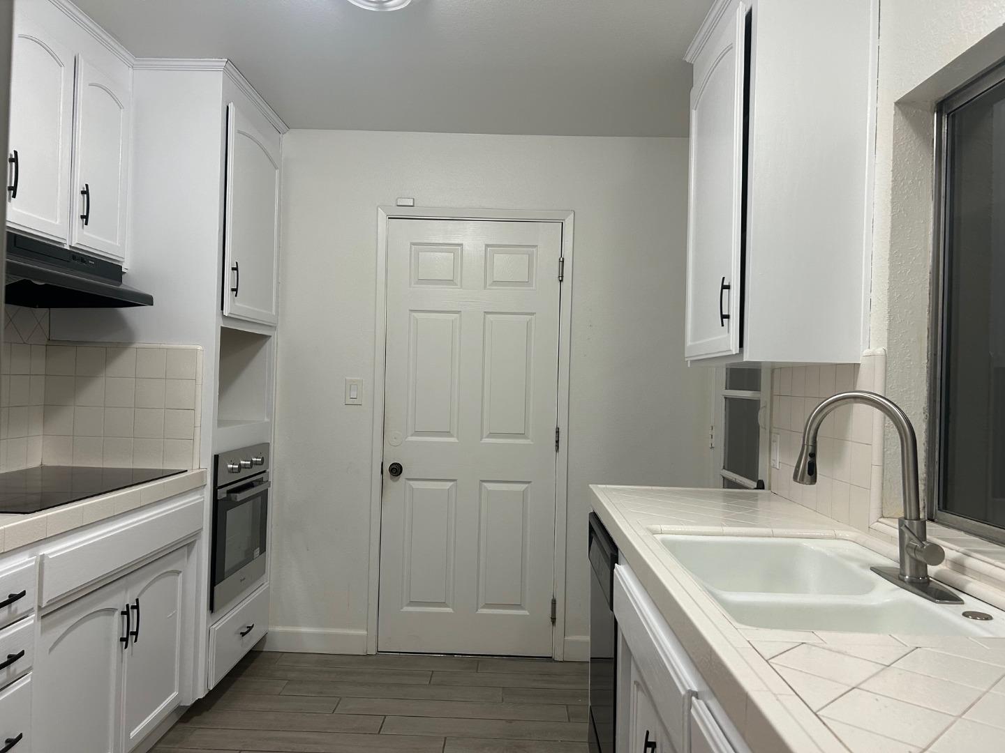 Detail Gallery Image 8 of 25 For 31 Ramona Way, Tracy,  CA 95376 - 3 Beds | 2 Baths