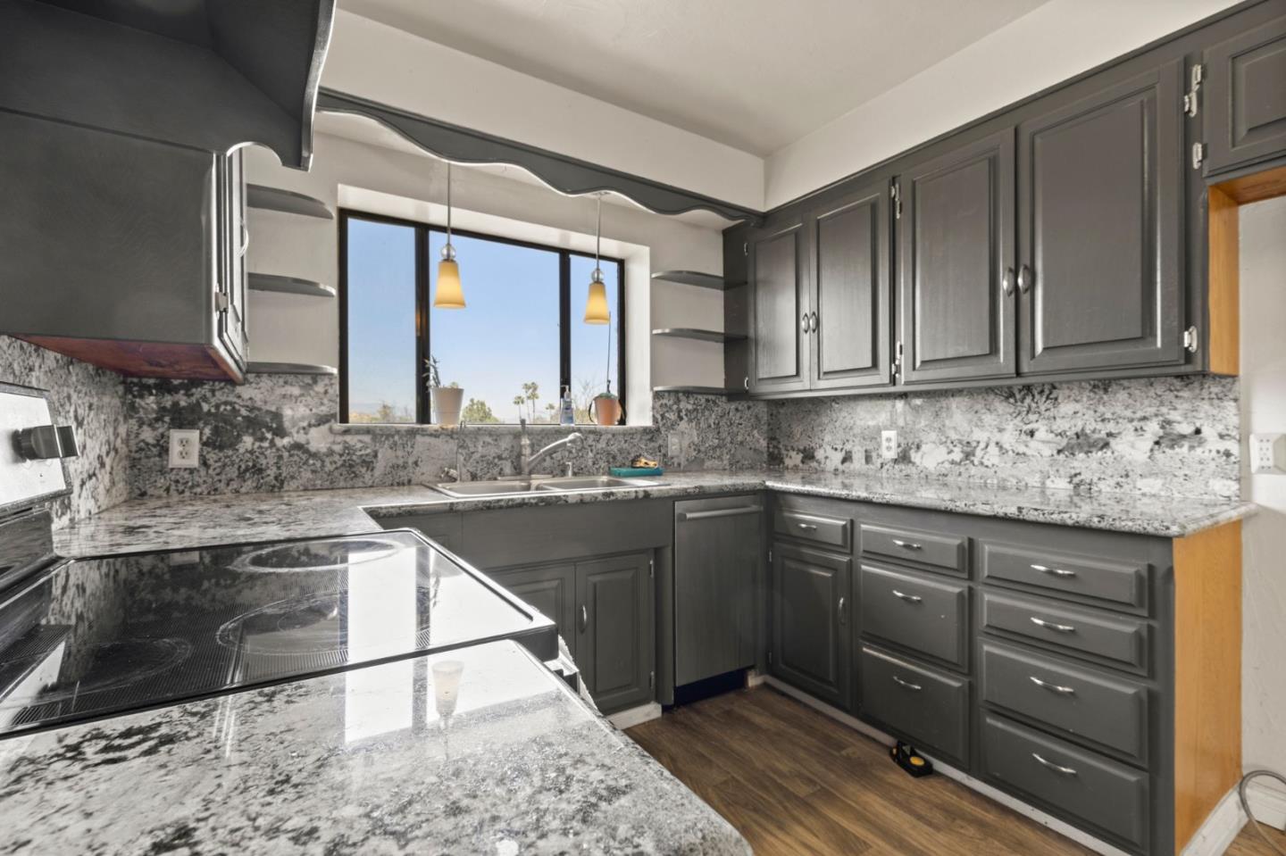 Detail Gallery Image 4 of 25 For 3023 Central Ave, Riverside,  CA 92506 - 3 Beds | 2 Baths