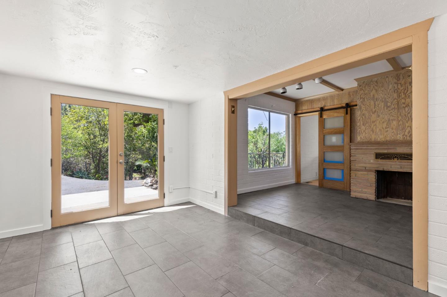 Detail Gallery Image 5 of 25 For 3023 Central Ave, Riverside,  CA 92506 - 3 Beds | 2 Baths