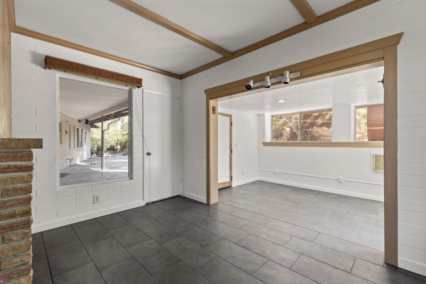 Detail Gallery Image 6 of 25 For 3023 Central Ave, Riverside,  CA 92506 - 3 Beds | 2 Baths