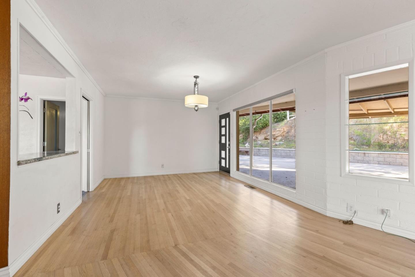 Detail Gallery Image 7 of 25 For 3023 Central Ave, Riverside,  CA 92506 - 3 Beds | 2 Baths