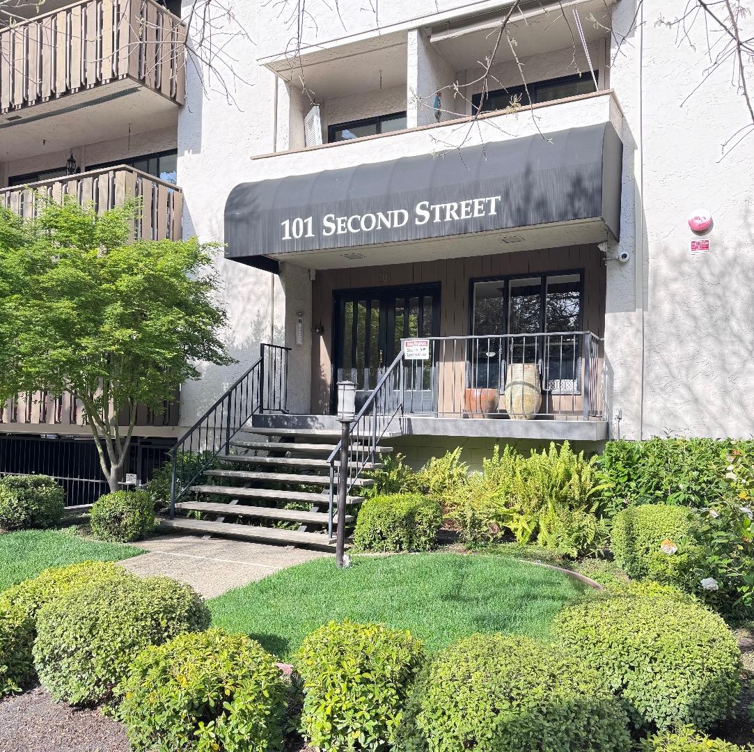 Detail Gallery Image 49 of 49 For 101 2nd St #5,  Los Altos,  CA 94022 - 1 Beds | 1 Baths