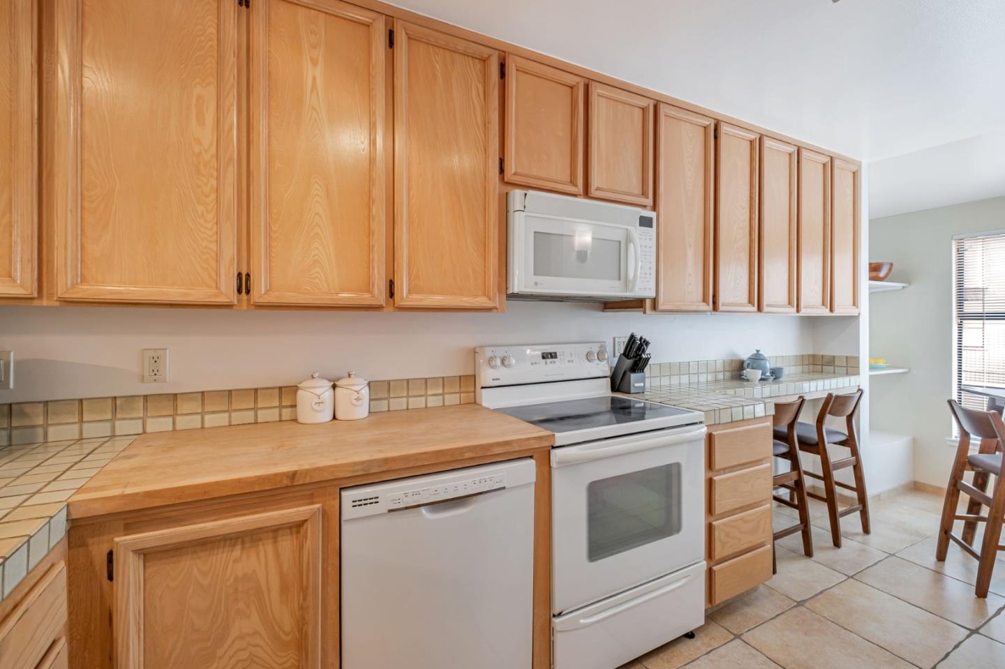 Detail Gallery Image 10 of 38 For 1067 via Tornasol, Aptos,  CA 95003 - 2 Beds | 2 Baths
