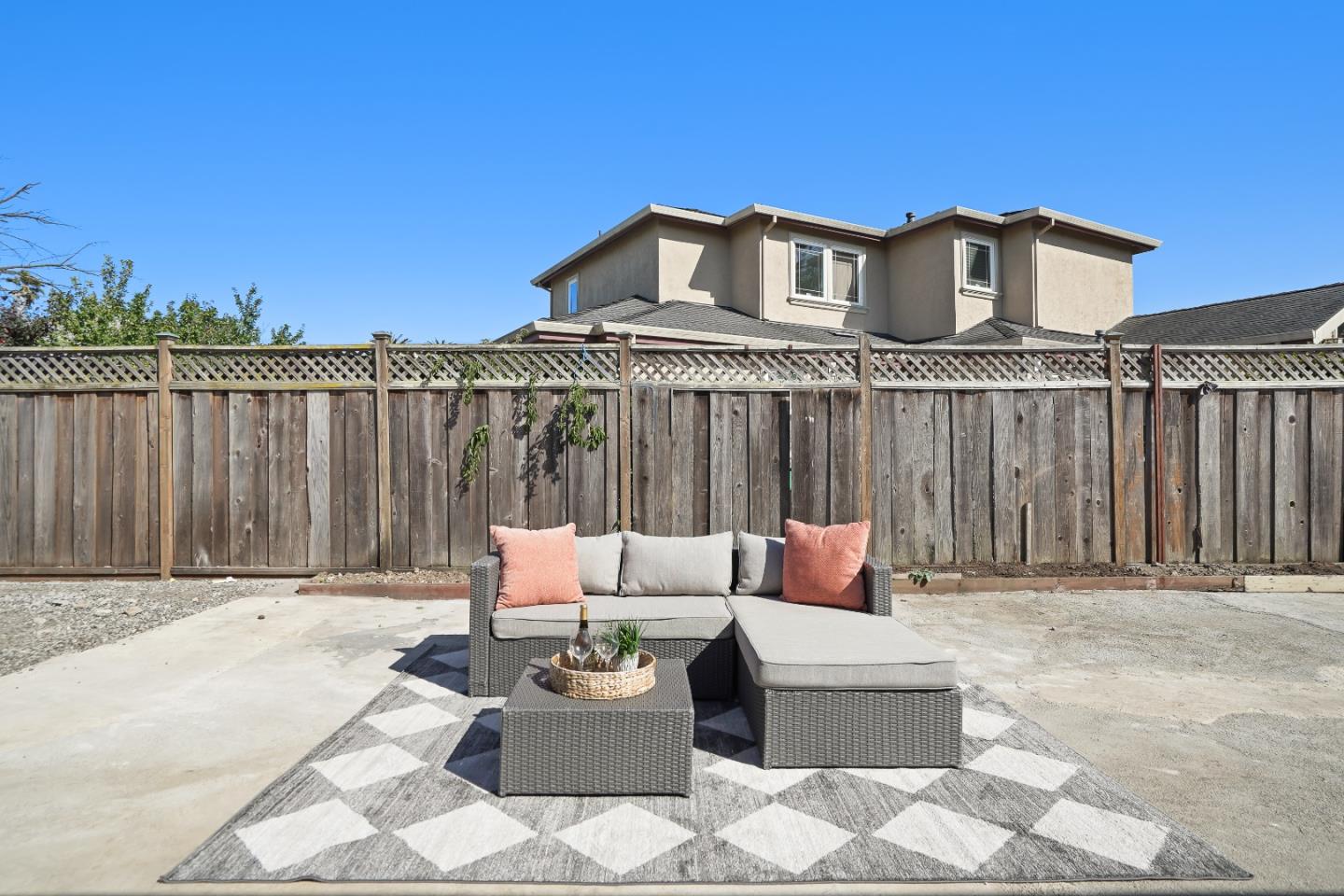 Detail Gallery Image 20 of 23 For 1016 E Santa Inez Ave, San Mateo,  CA 94401 - 2 Beds | 1 Baths