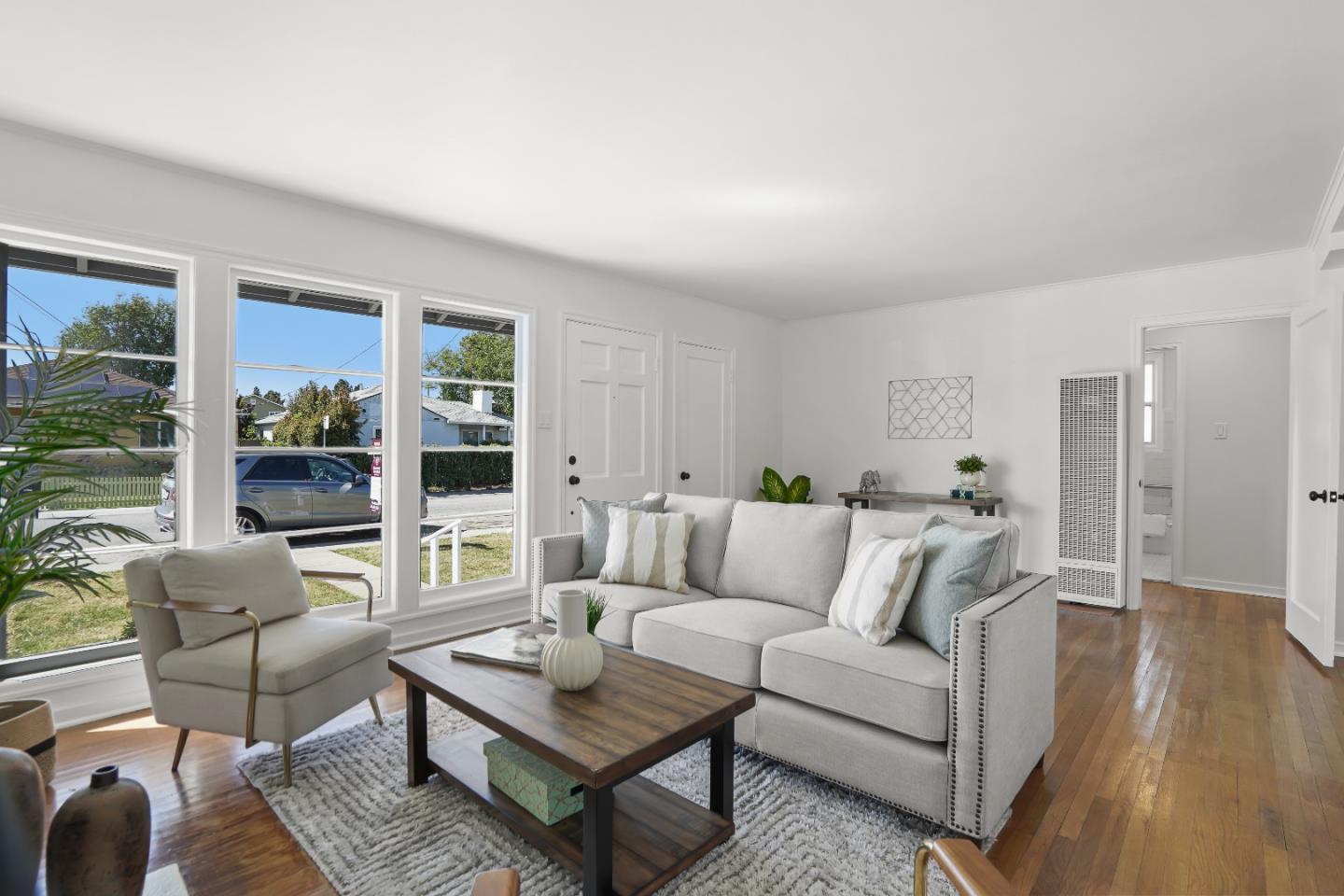 Detail Gallery Image 3 of 23 For 1016 E Santa Inez Ave, San Mateo,  CA 94401 - 2 Beds | 1 Baths