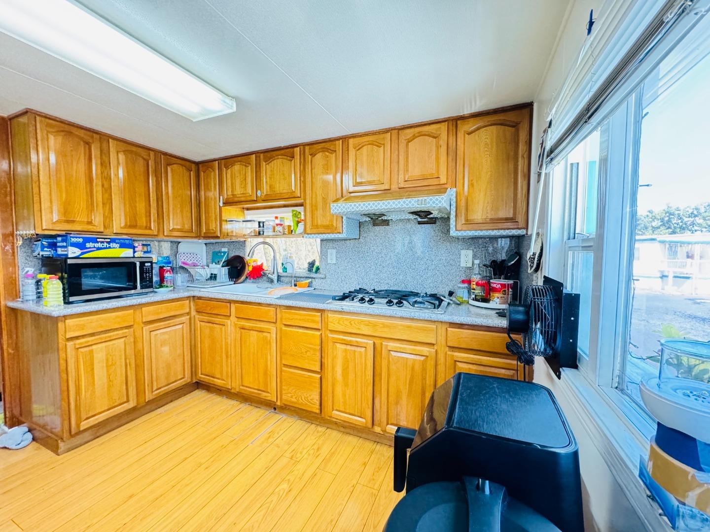Detail Gallery Image 3 of 15 For 661 Bonita Ave #12,  San Jose,  CA 95116 - 2 Beds | 1 Baths