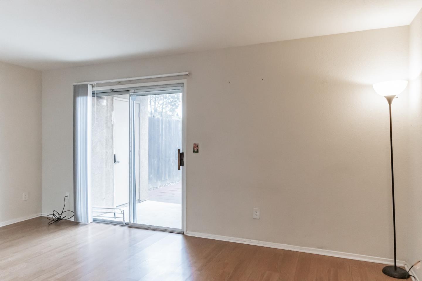 Detail Gallery Image 8 of 14 For 565 Lincoln Ave #C,  Modesto,  CA 95354 - 2 Beds | 1/1 Baths