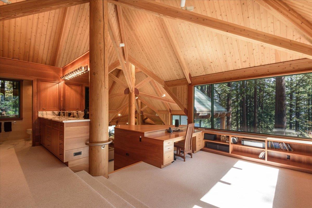 Detail Gallery Image 11 of 38 For 9 Summit Rd, Woodside,  CA 94062 - 3 Beds | 2 Baths