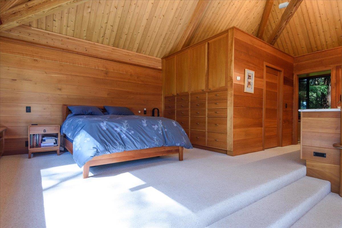 Detail Gallery Image 15 of 38 For 9 Summit Rd, Woodside,  CA 94062 - 3 Beds | 2 Baths