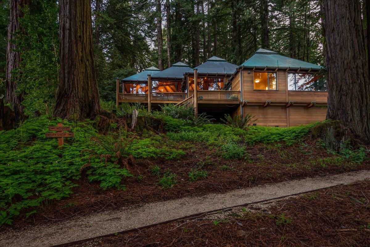Detail Gallery Image 2 of 38 For 9 Summit Rd, Woodside,  CA 94062 - 3 Beds | 2 Baths