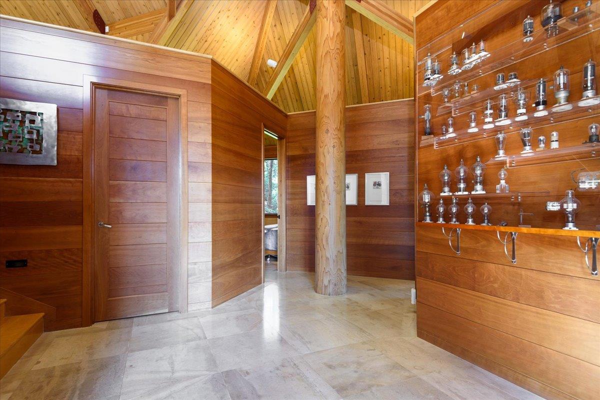 Detail Gallery Image 25 of 38 For 9 Summit Rd, Woodside,  CA 94062 - 3 Beds | 2 Baths