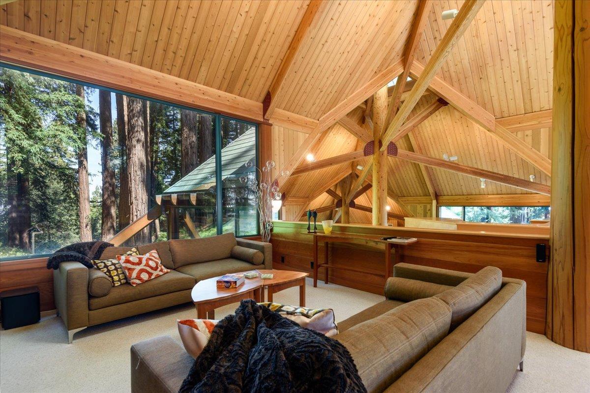 Detail Gallery Image 3 of 38 For 9 Summit Rd, Woodside,  CA 94062 - 3 Beds | 2 Baths