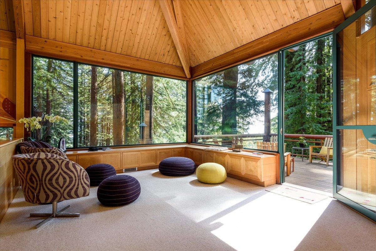 Detail Gallery Image 4 of 38 For 9 Summit Rd, Woodside,  CA 94062 - 3 Beds | 2 Baths