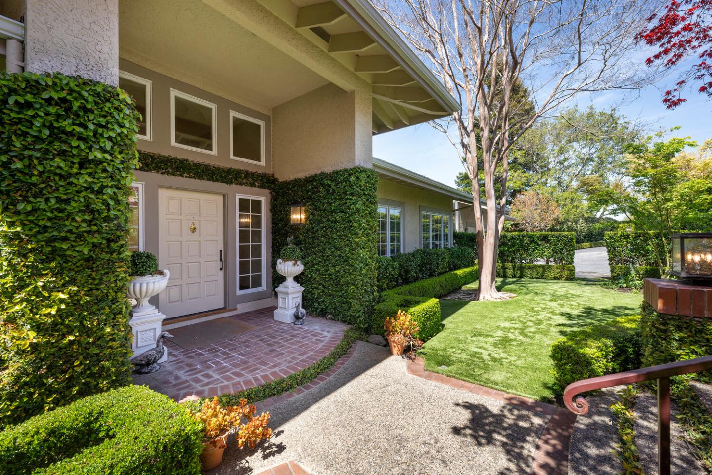 Detail Gallery Image 11 of 75 For 1162 Barroilhet Dr, Hillsborough,  CA 94010 - 4 Beds | 4/2 Baths