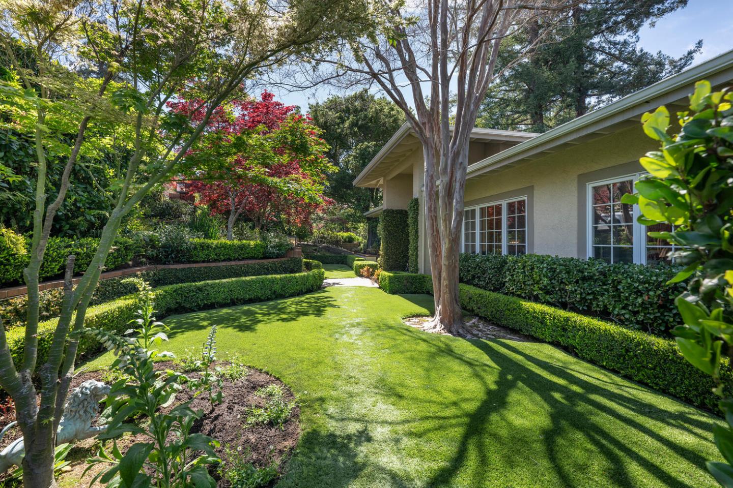 Detail Gallery Image 15 of 75 For 1162 Barroilhet Dr, Hillsborough,  CA 94010 - 4 Beds | 4/2 Baths