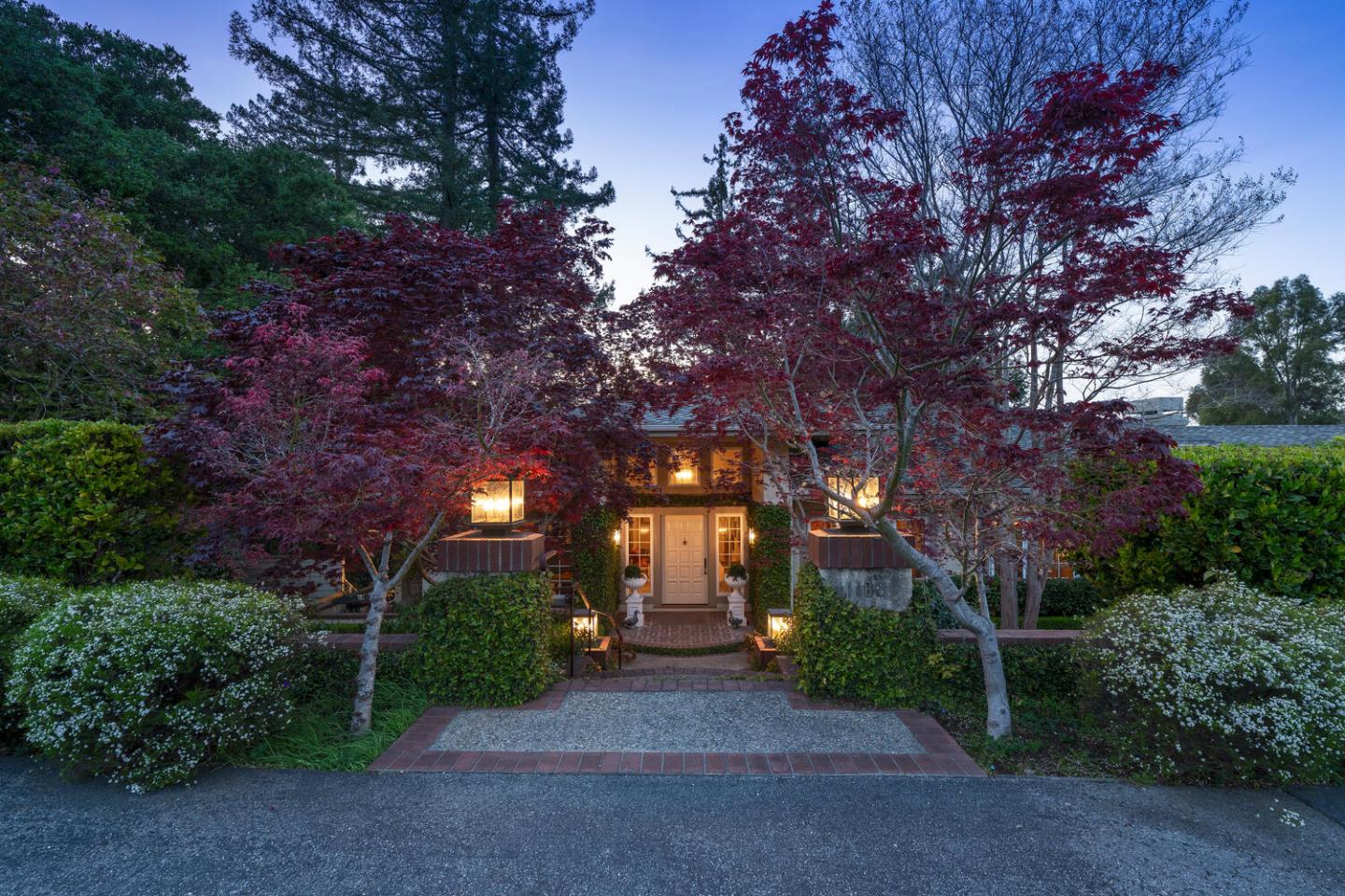 Detail Gallery Image 2 of 75 For 1162 Barroilhet Dr, Hillsborough,  CA 94010 - 4 Beds | 4/2 Baths