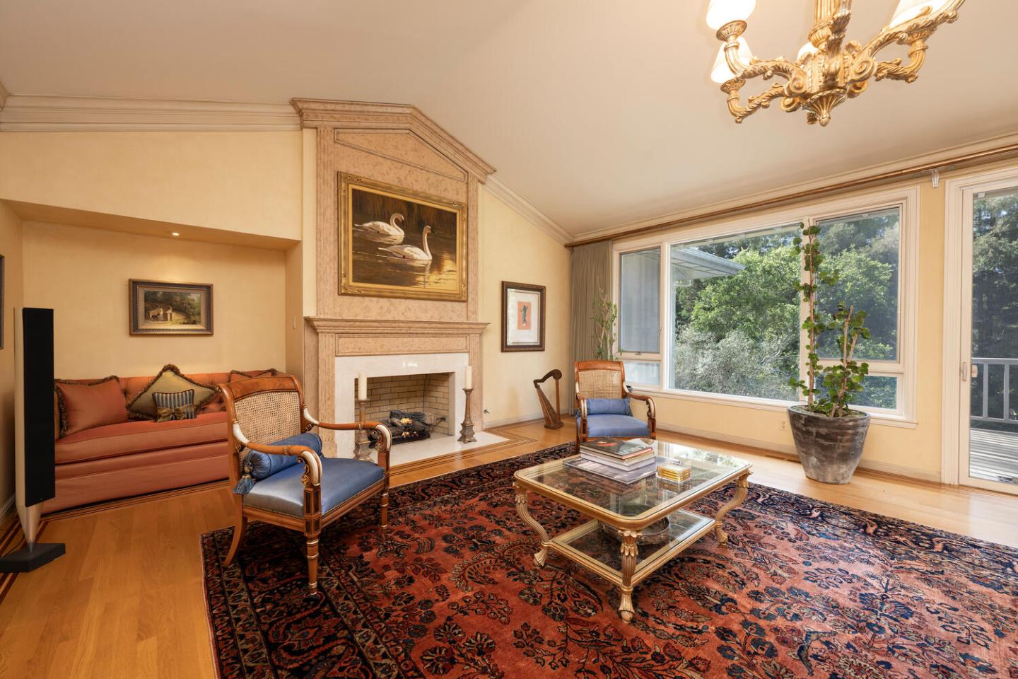 Detail Gallery Image 23 of 75 For 1162 Barroilhet Dr, Hillsborough,  CA 94010 - 4 Beds | 4/2 Baths