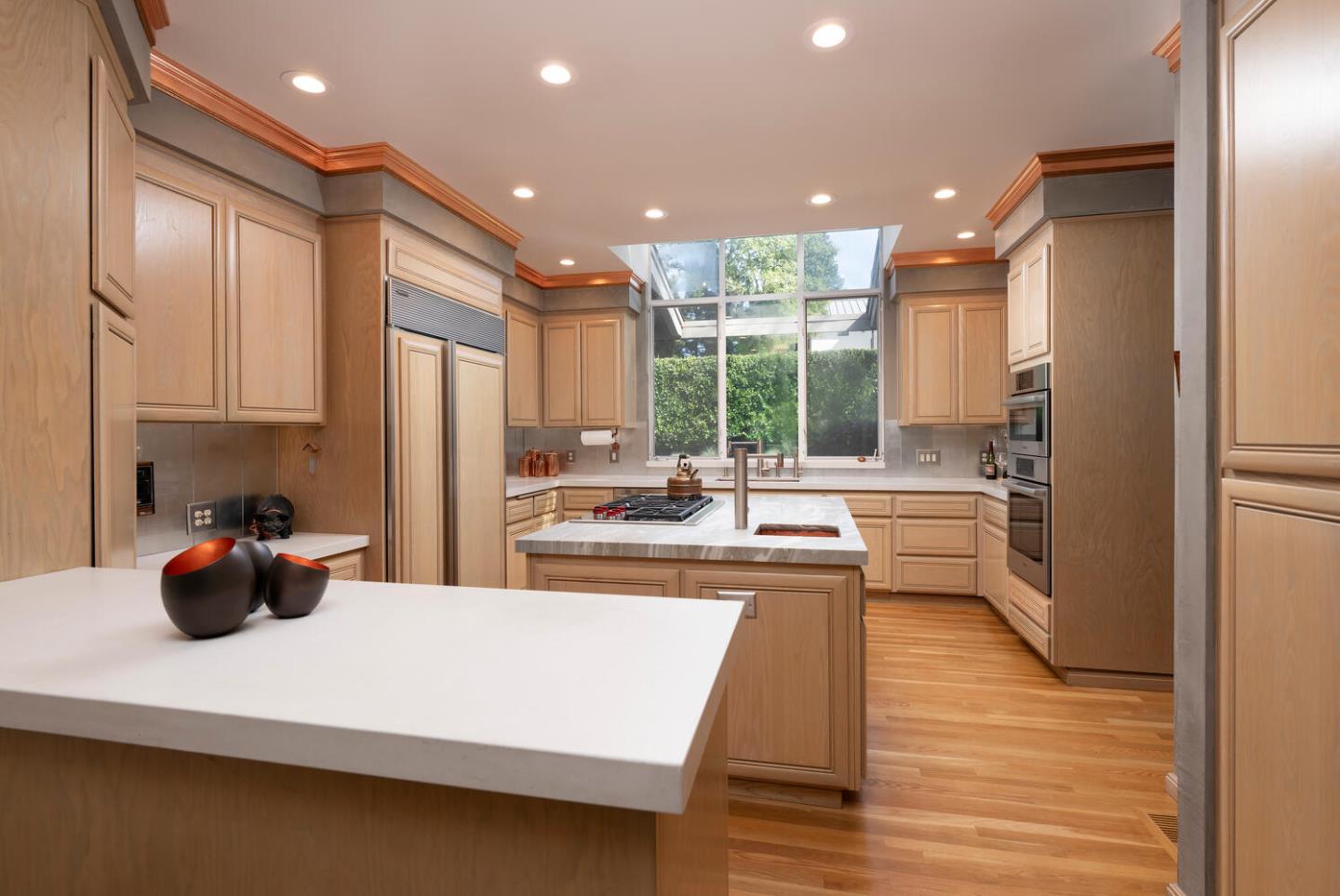 Detail Gallery Image 29 of 75 For 1162 Barroilhet Dr, Hillsborough,  CA 94010 - 4 Beds | 4/2 Baths