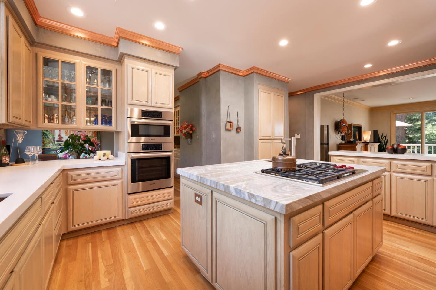Detail Gallery Image 31 of 75 For 1162 Barroilhet Dr, Hillsborough,  CA 94010 - 4 Beds | 4/2 Baths