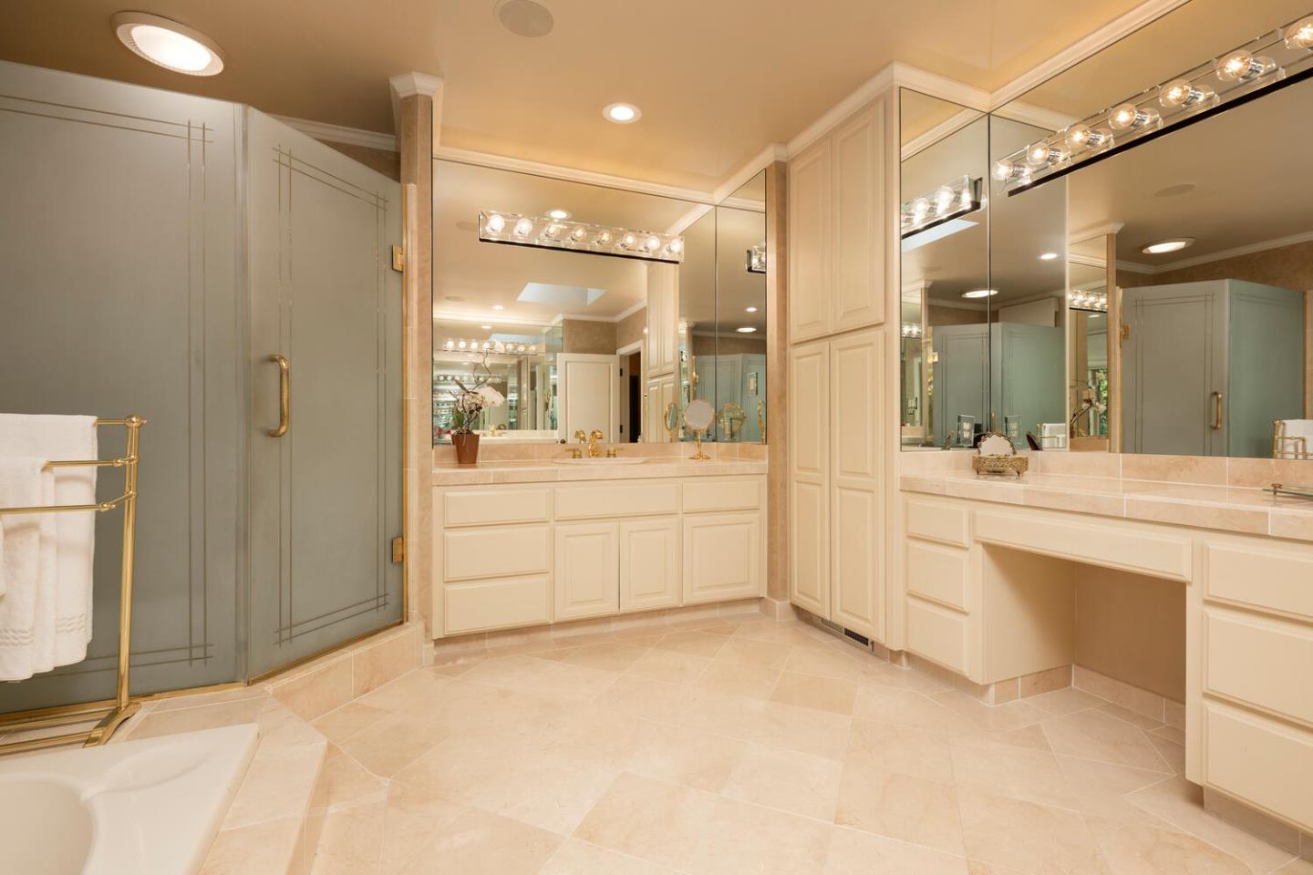 Detail Gallery Image 44 of 75 For 1162 Barroilhet Dr, Hillsborough,  CA 94010 - 4 Beds | 4/2 Baths