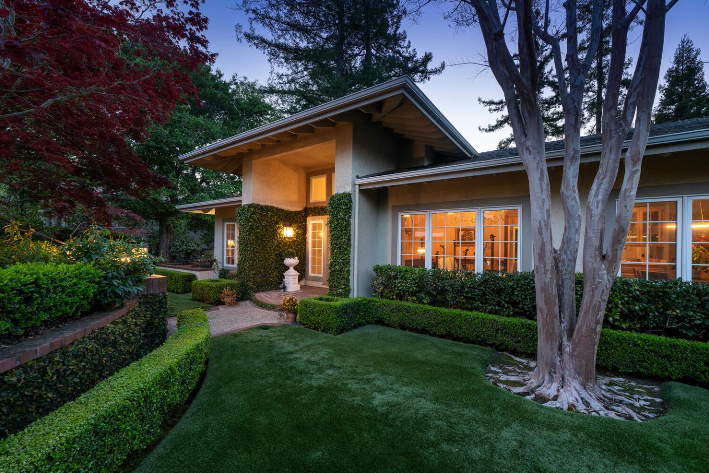 Detail Gallery Image 5 of 75 For 1162 Barroilhet Dr, Hillsborough,  CA 94010 - 4 Beds | 4/2 Baths