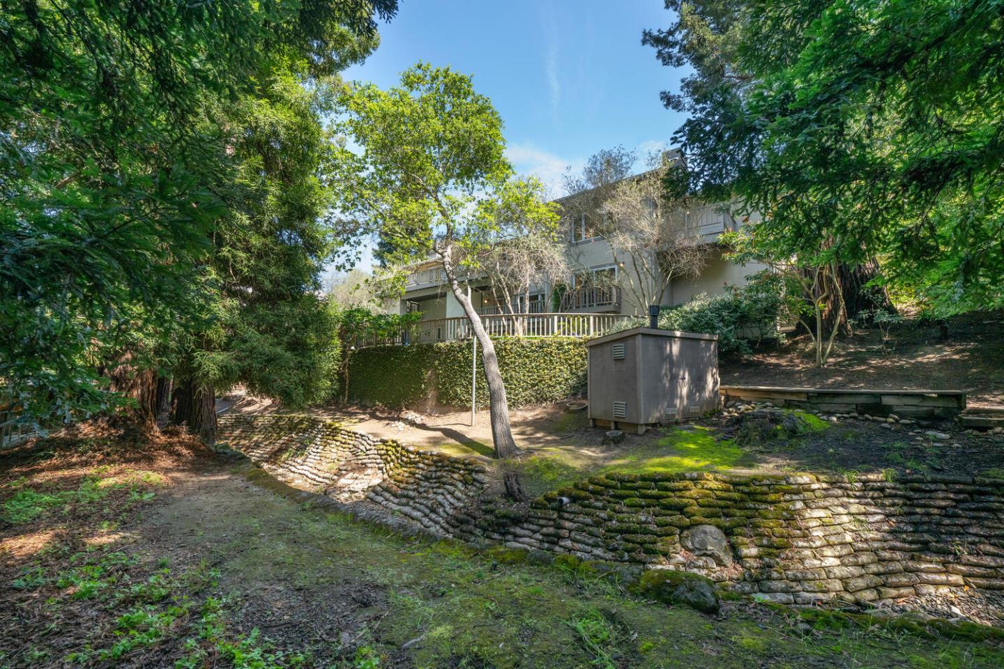 Detail Gallery Image 64 of 75 For 1162 Barroilhet Dr, Hillsborough,  CA 94010 - 4 Beds | 4/2 Baths