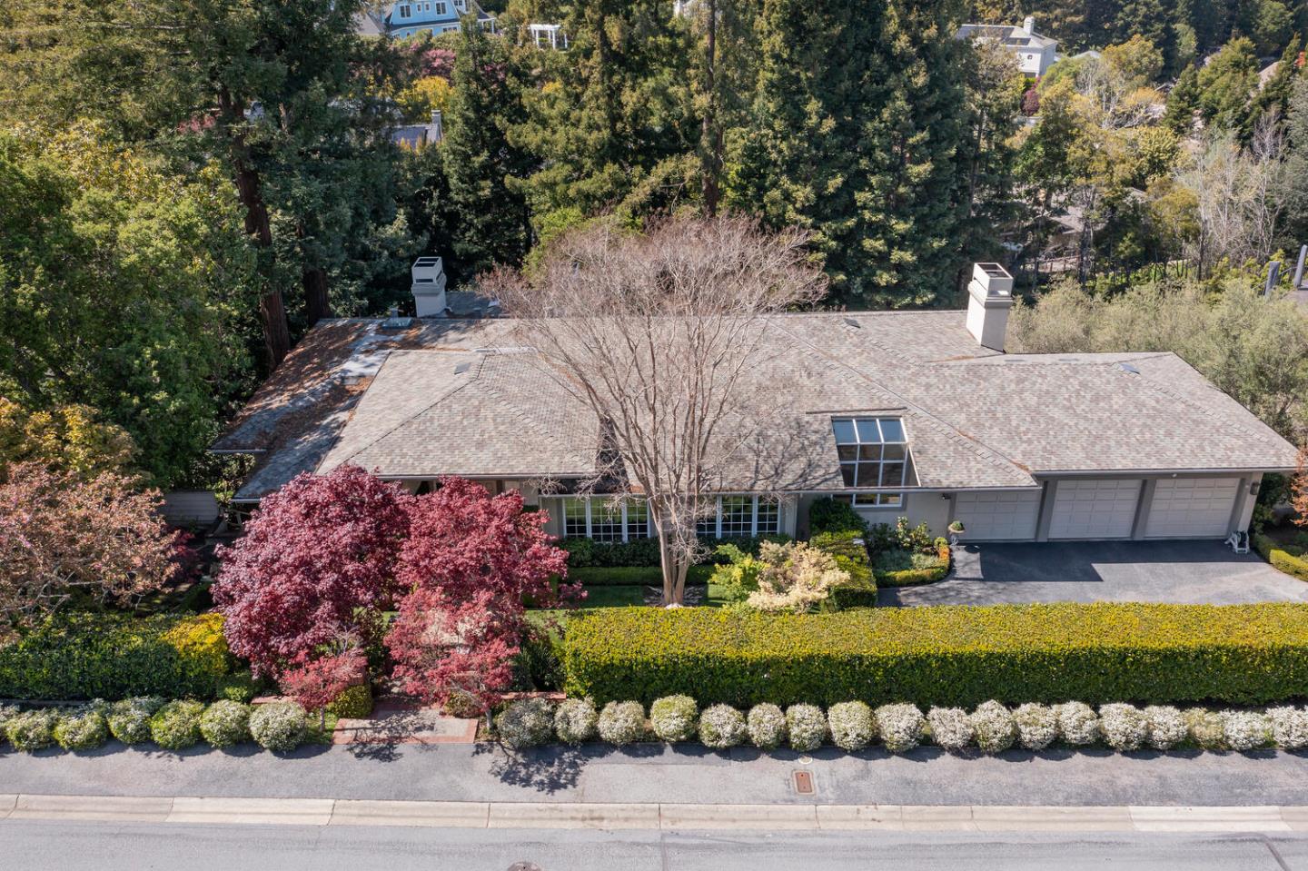 Detail Gallery Image 9 of 75 For 1162 Barroilhet Dr, Hillsborough,  CA 94010 - 4 Beds | 4/2 Baths