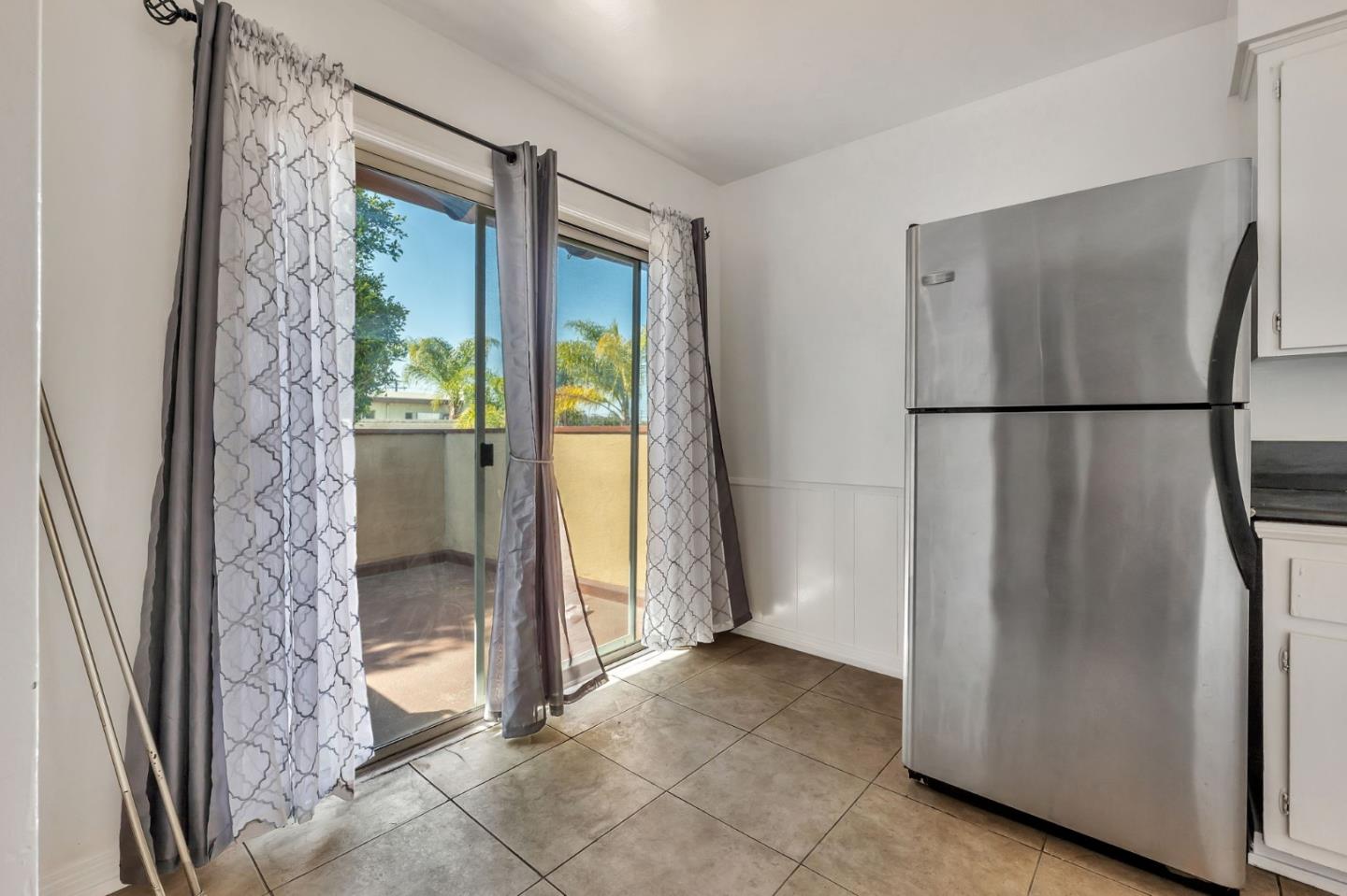 Detail Gallery Image 14 of 31 For 11946 Oxford Ave #C,  Hawthorne,  CA 90250 - 2 Beds | 1 Baths
