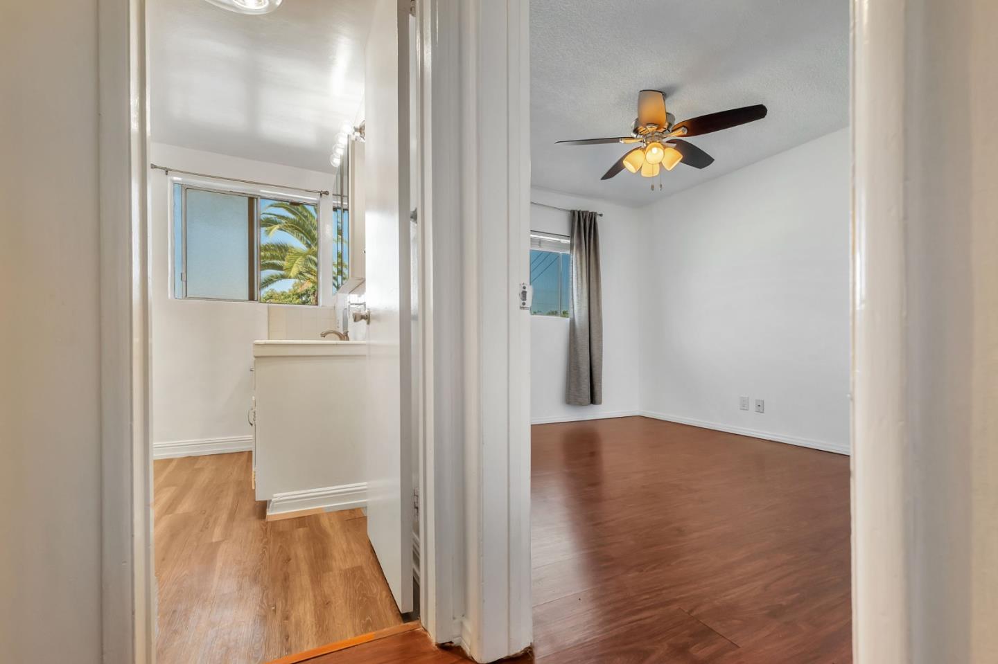 Detail Gallery Image 18 of 31 For 11946 Oxford Ave #C,  Hawthorne,  CA 90250 - 2 Beds | 1 Baths