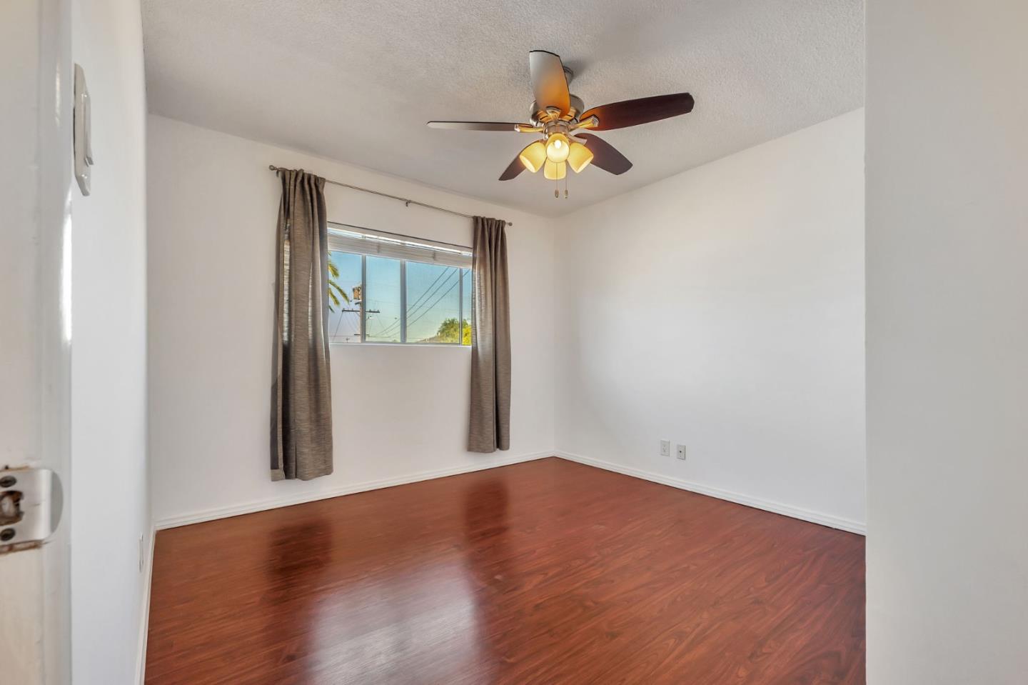 Detail Gallery Image 19 of 31 For 11946 Oxford Ave #C,  Hawthorne,  CA 90250 - 2 Beds | 1 Baths