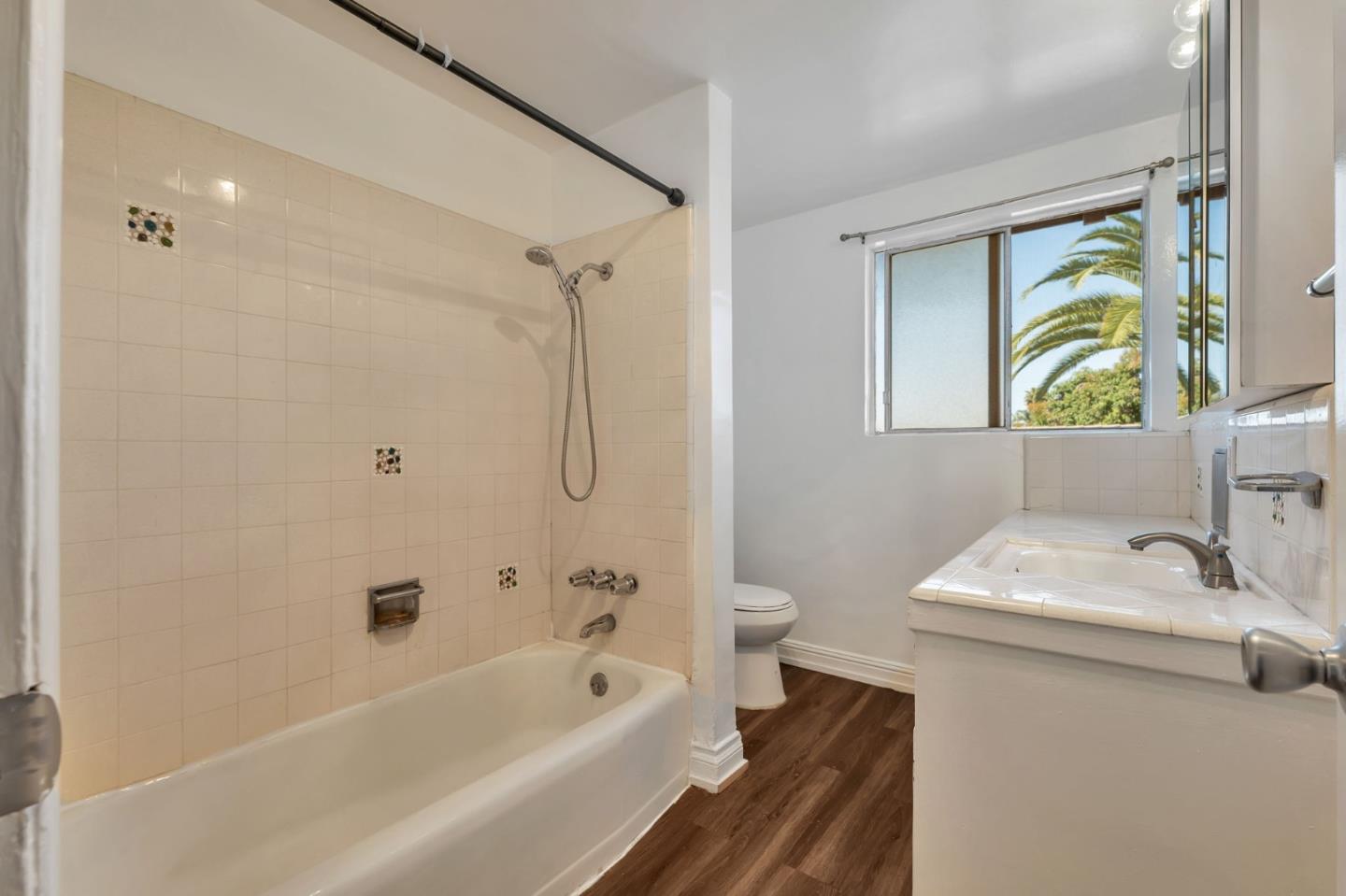Detail Gallery Image 23 of 31 For 11946 Oxford Ave #C,  Hawthorne,  CA 90250 - 2 Beds | 1 Baths