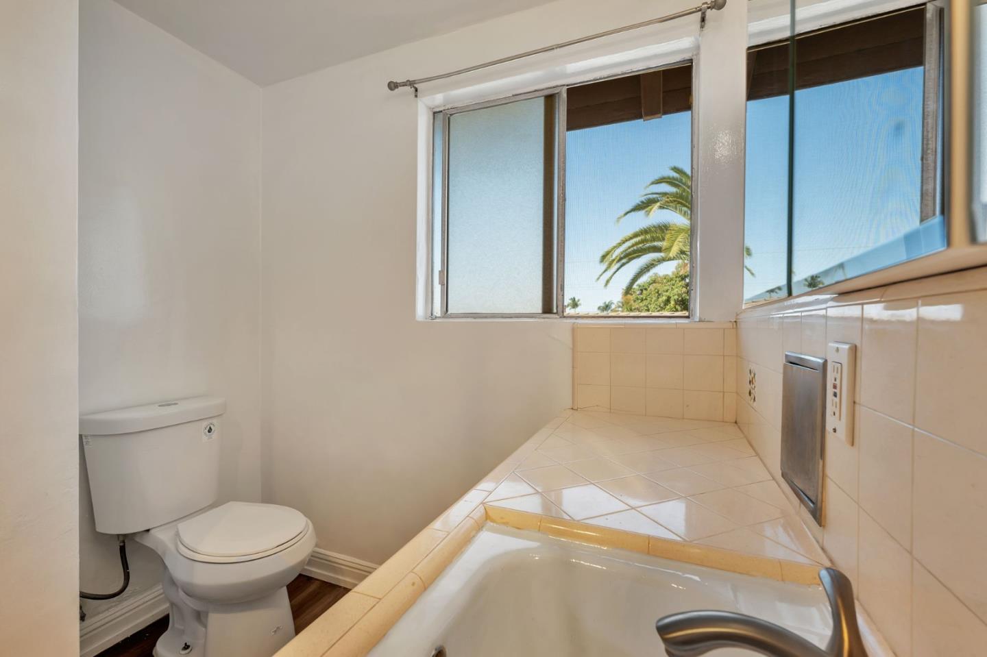 Detail Gallery Image 24 of 31 For 11946 Oxford Ave #C,  Hawthorne,  CA 90250 - 2 Beds | 1 Baths