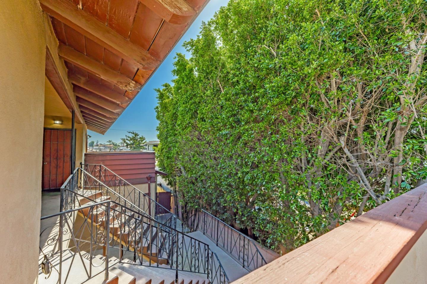 Detail Gallery Image 26 of 31 For 11946 Oxford Ave #C,  Hawthorne,  CA 90250 - 2 Beds | 1 Baths