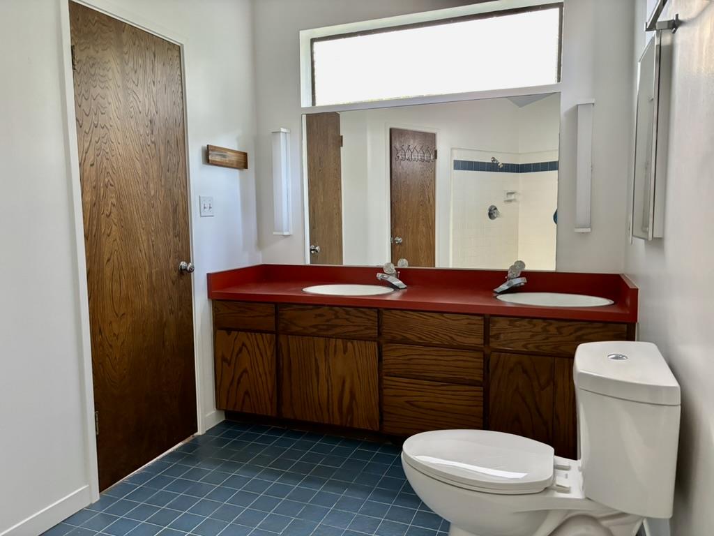 Detail Gallery Image 15 of 25 For 102 Santa Maria Ave, Portola Valley,  CA 94028 - 2 Beds | 3 Baths