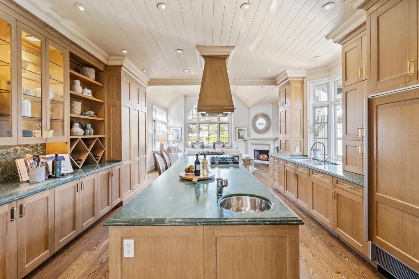 Detail Gallery Image 12 of 40 For 258 Kings Mountain Rd, Woodside,  CA 94062 - 5 Beds | 4/2 Baths