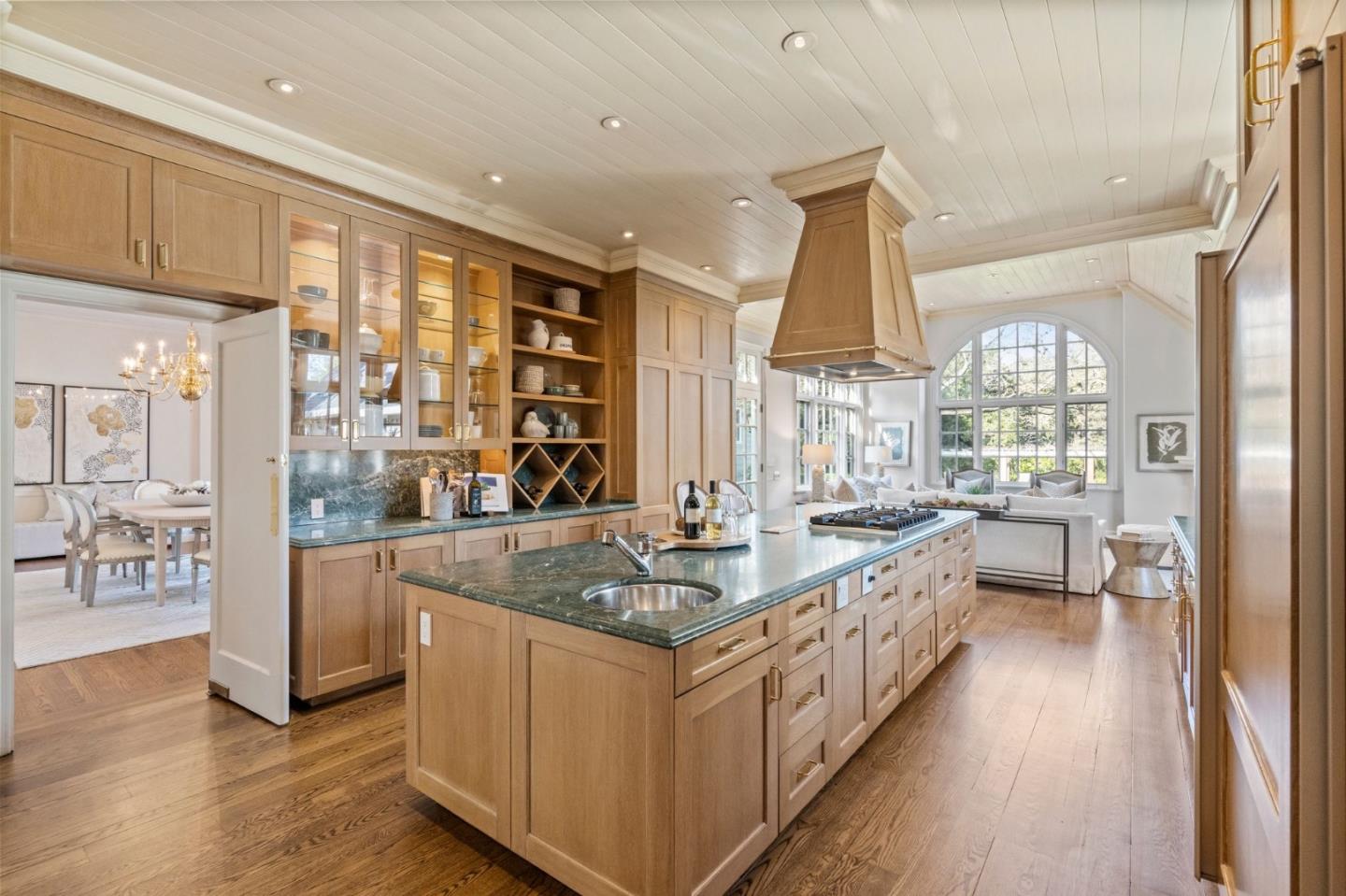 Detail Gallery Image 13 of 40 For 258 Kings Mountain Rd, Woodside,  CA 94062 - 5 Beds | 4/2 Baths