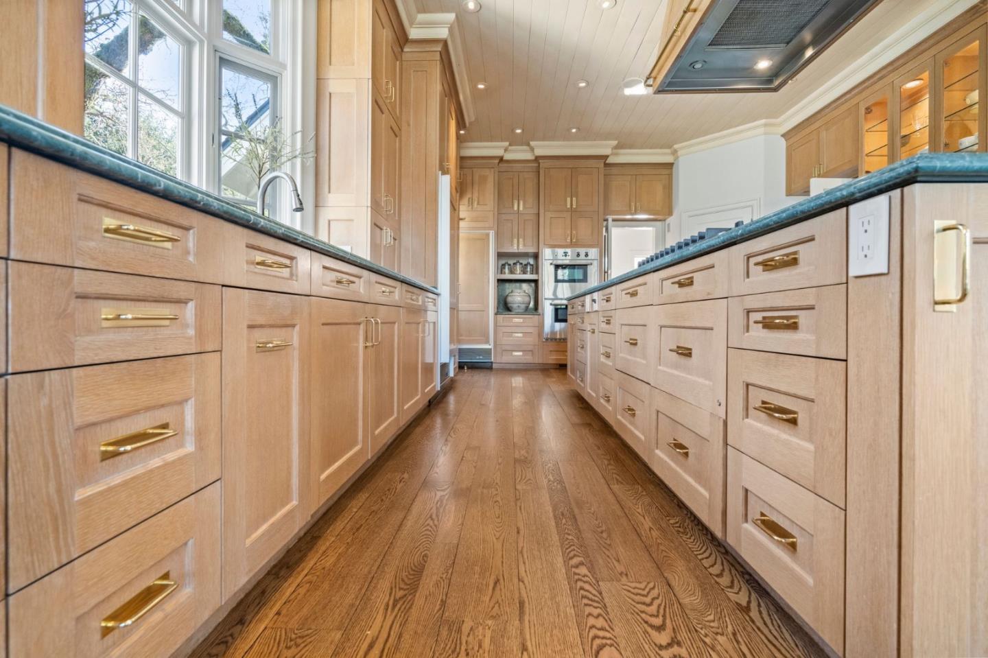 Detail Gallery Image 14 of 40 For 258 Kings Mountain Rd, Woodside,  CA 94062 - 5 Beds | 4/2 Baths