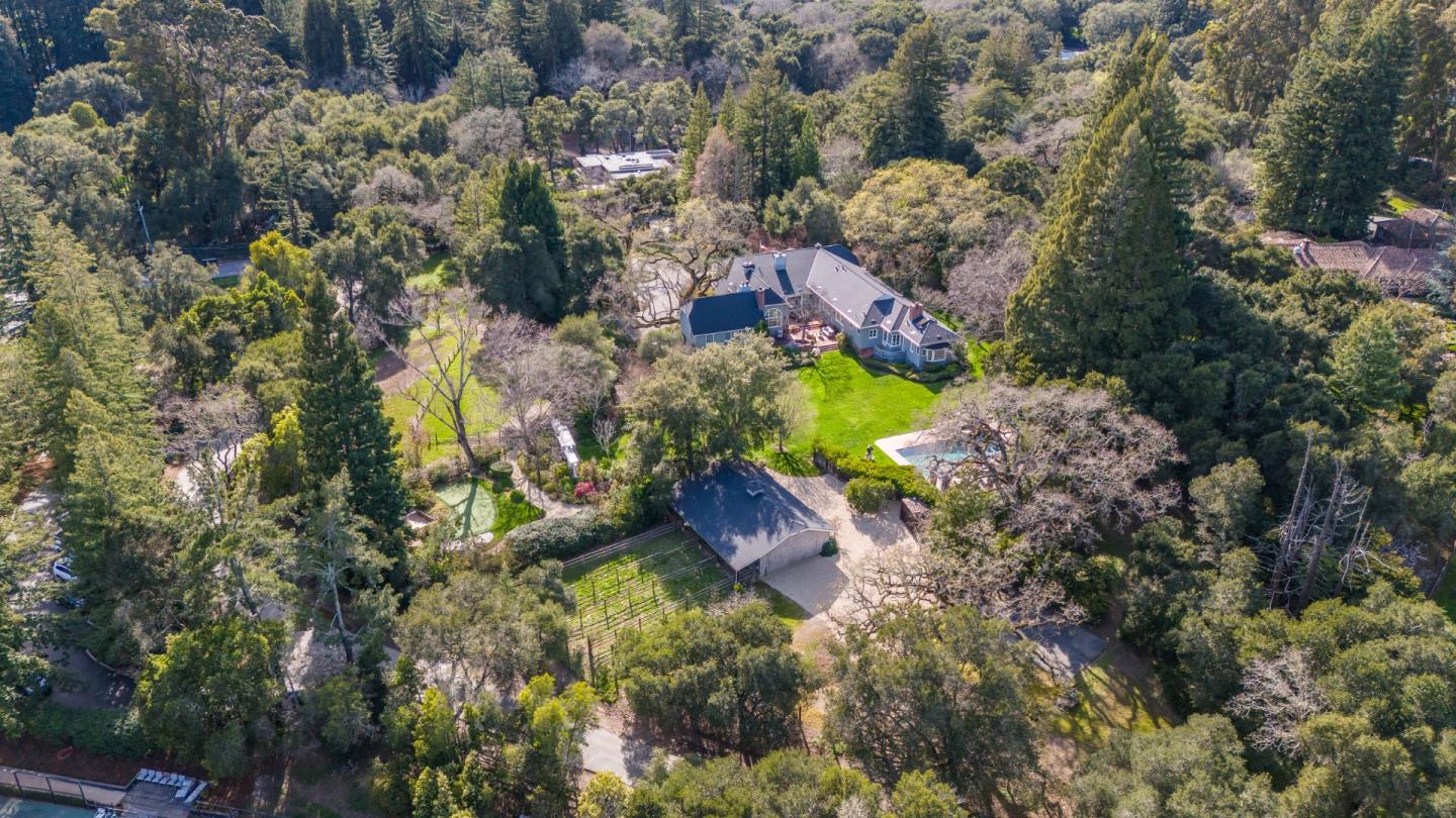 Detail Gallery Image 2 of 40 For 258 Kings Mountain Rd, Woodside,  CA 94062 - 5 Beds | 4/2 Baths