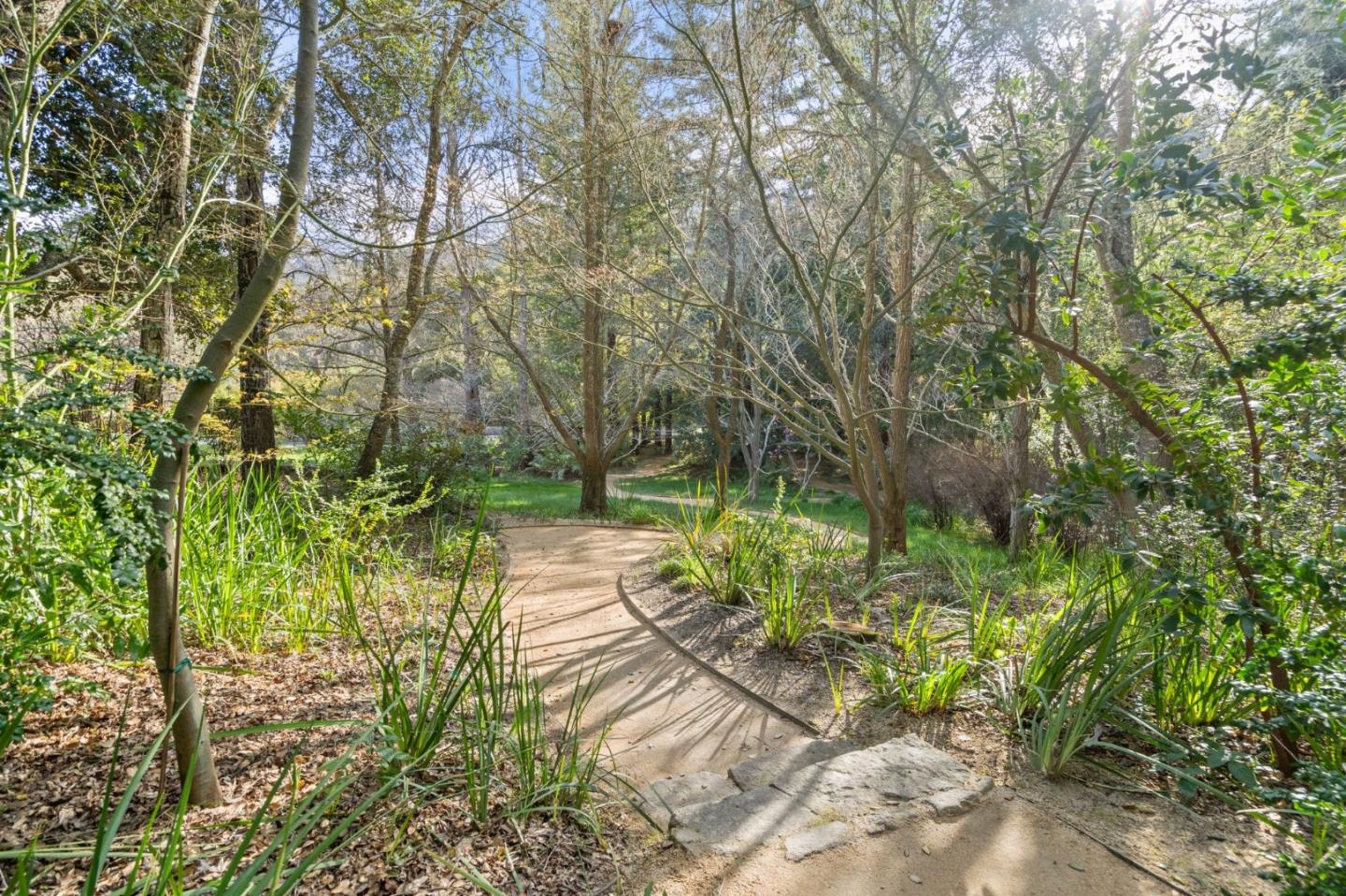 Detail Gallery Image 27 of 40 For 258 Kings Mountain Rd, Woodside,  CA 94062 - 5 Beds | 4/2 Baths