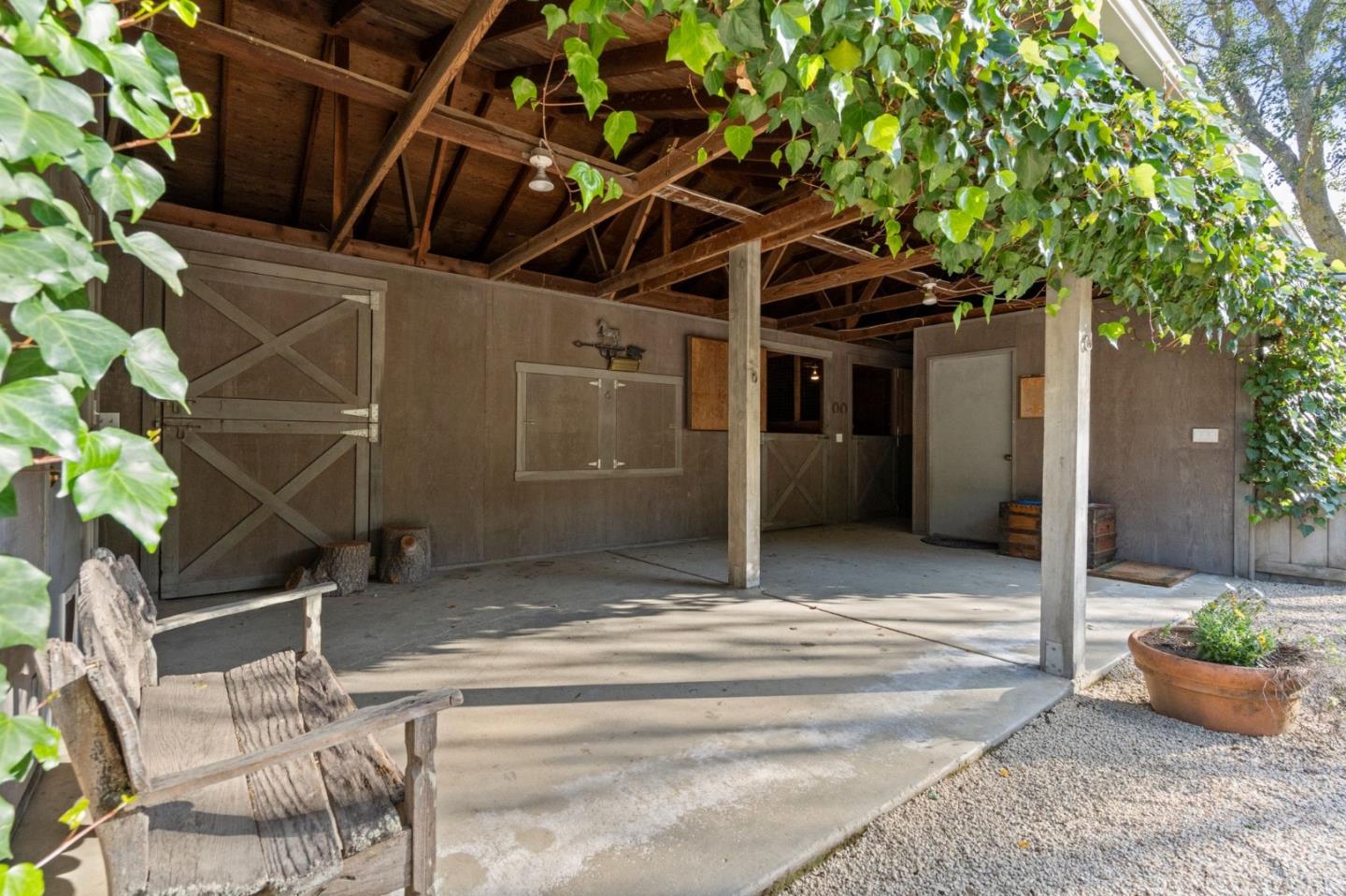 Detail Gallery Image 37 of 40 For 258 Kings Mountain Rd, Woodside,  CA 94062 - 5 Beds | 4/2 Baths